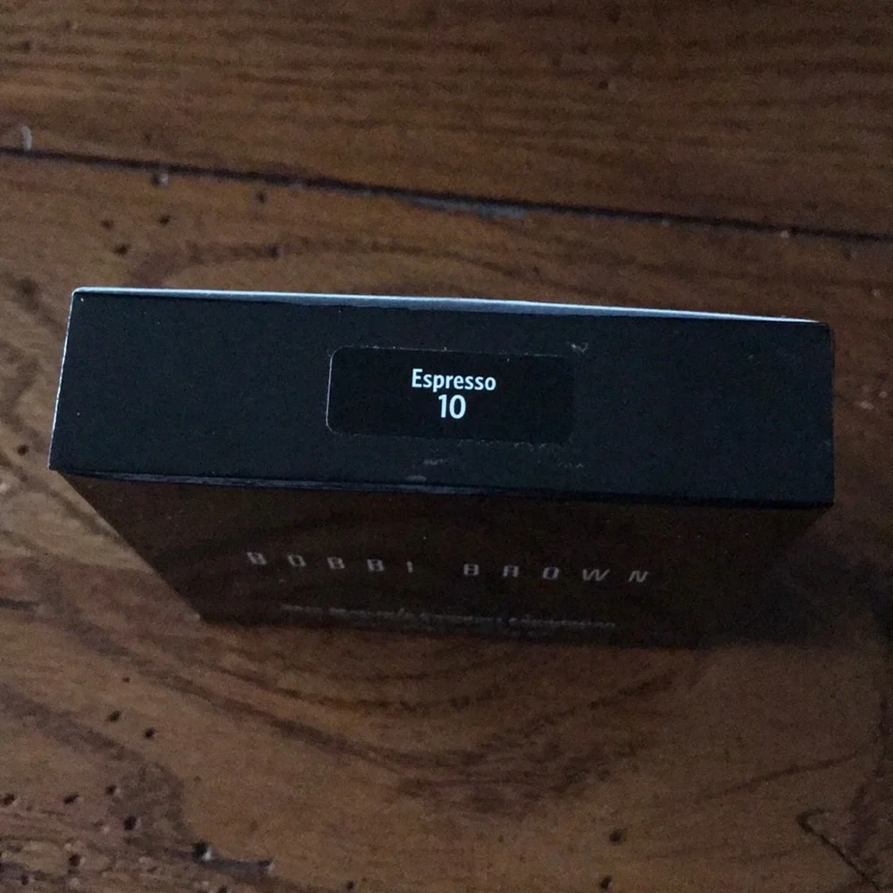 Bobbi Brown Skin Moisture Compact Foundation 10